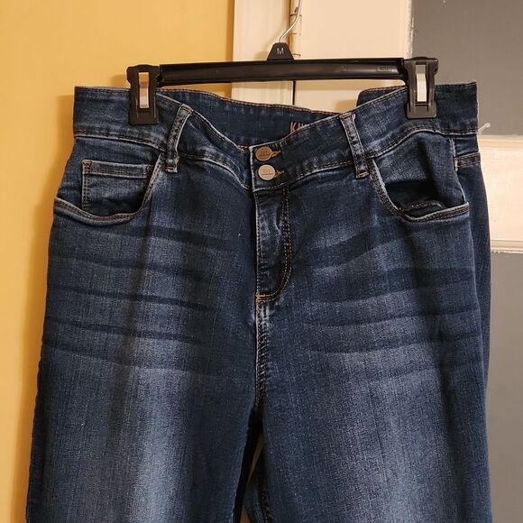 Kut From the Kloth Women's Bootcut Jeans w/ 2 Buttons & Zipper Size 14W - Picture 2 of 16